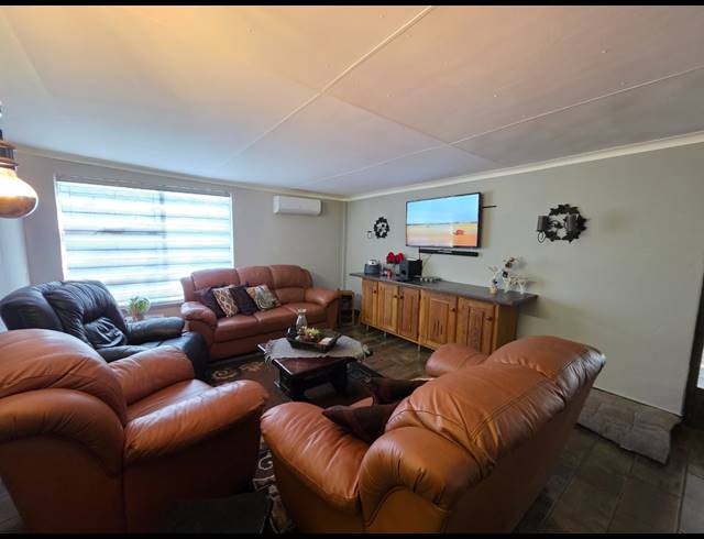 3 BEDROOM HOUSE TO LET IN KOOKRUS